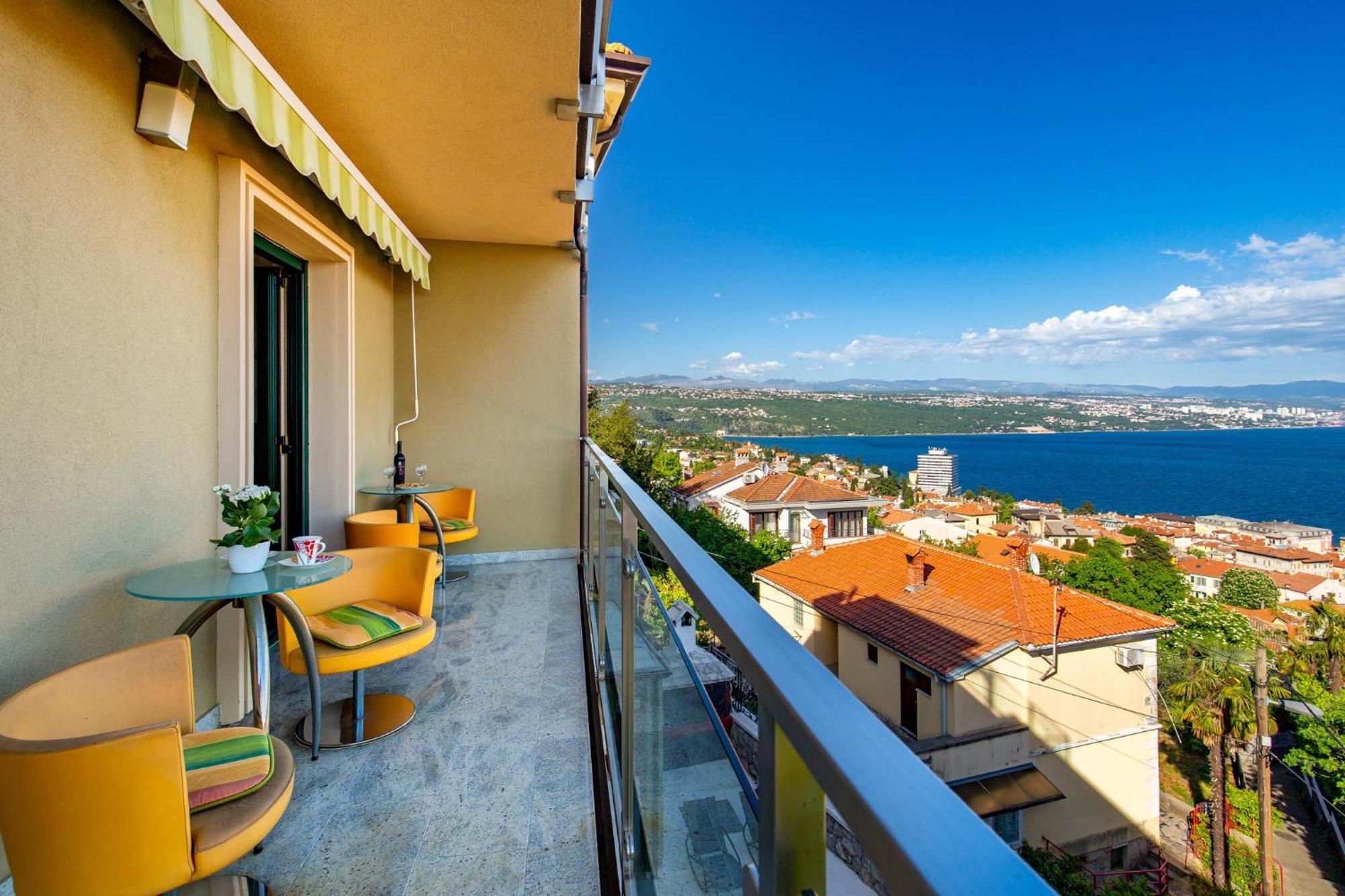 Lux Apartmani Opatija Exteriör bild
