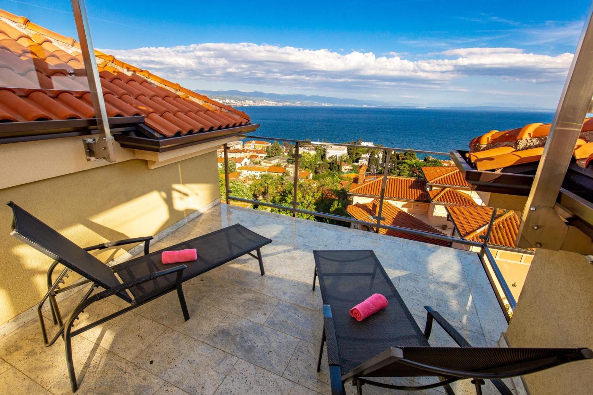 Lux Apartmani Opatija Exteriör bild