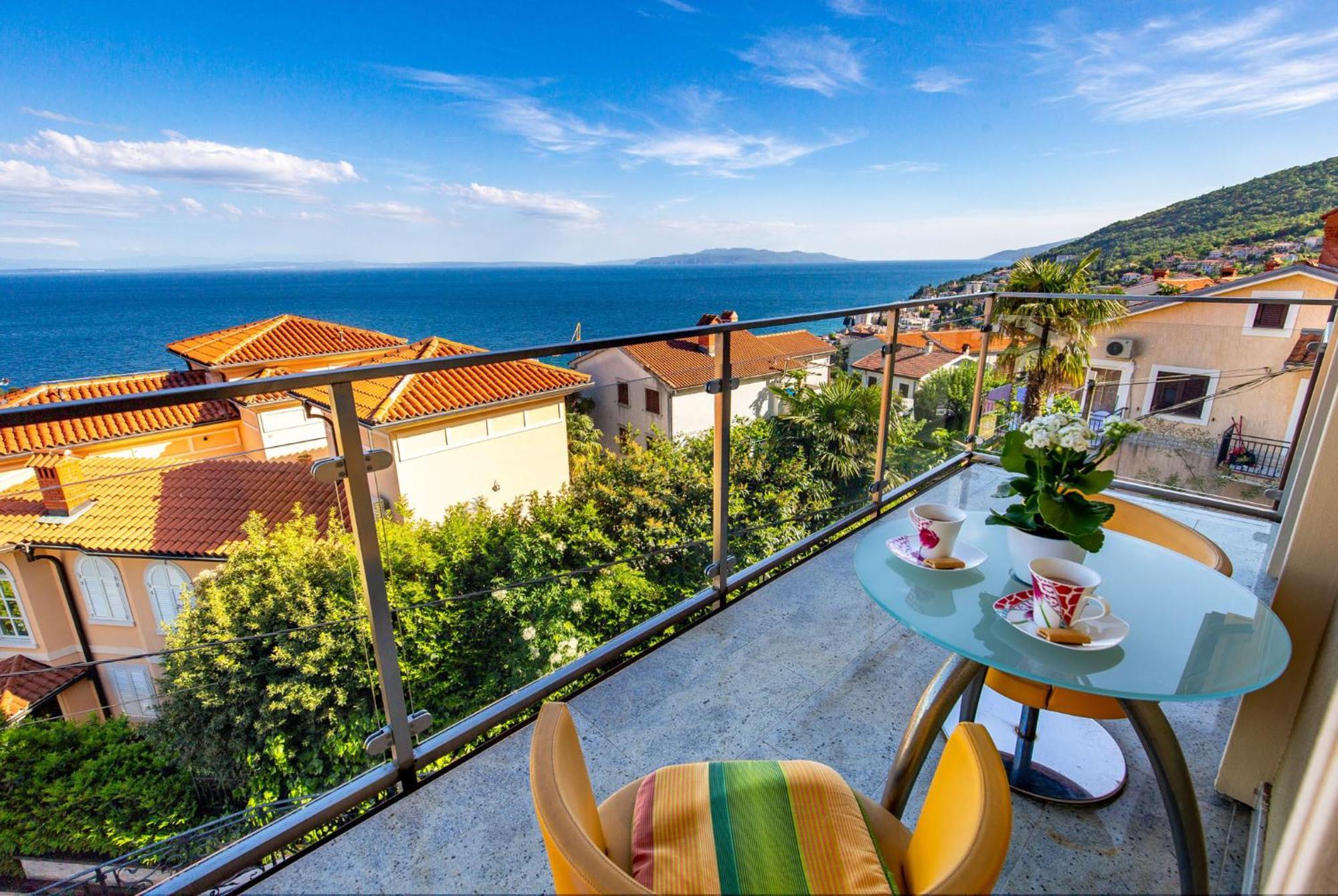 Lux Apartmani Opatija Exteriör bild