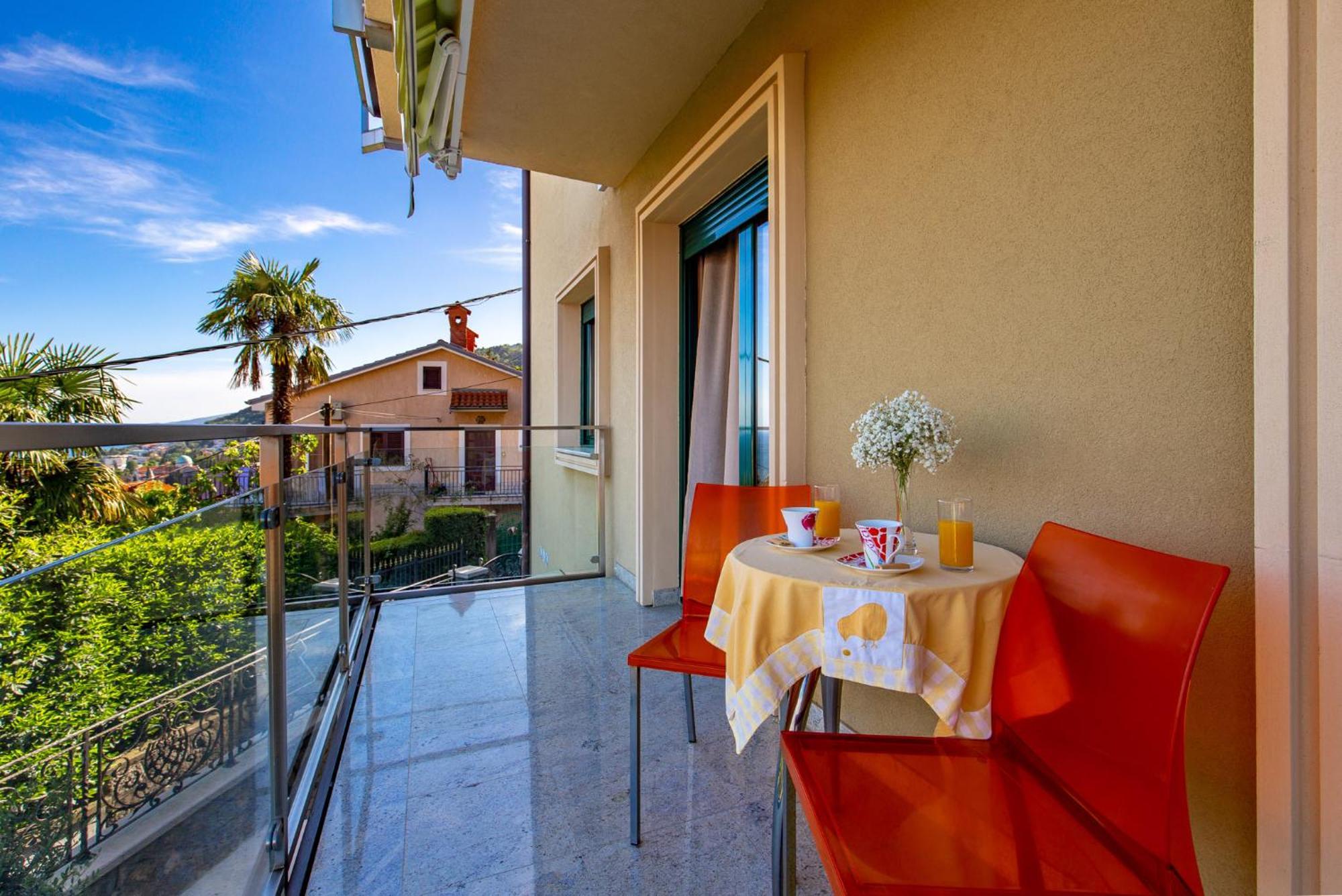 Lux Apartmani Opatija Exteriör bild
